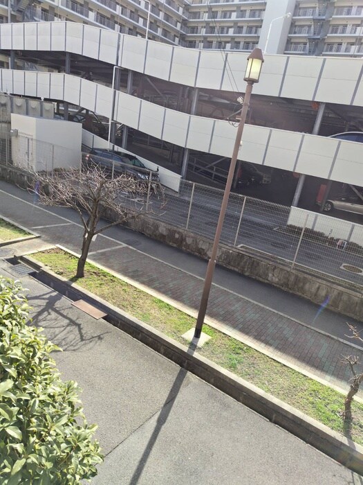 物件内観写真22　(室内からの展望)