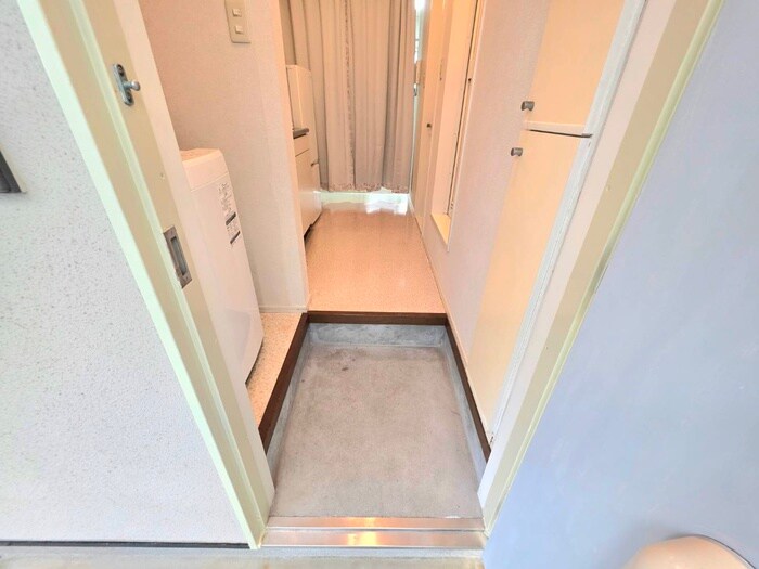 物件内観写真12　(玄関)