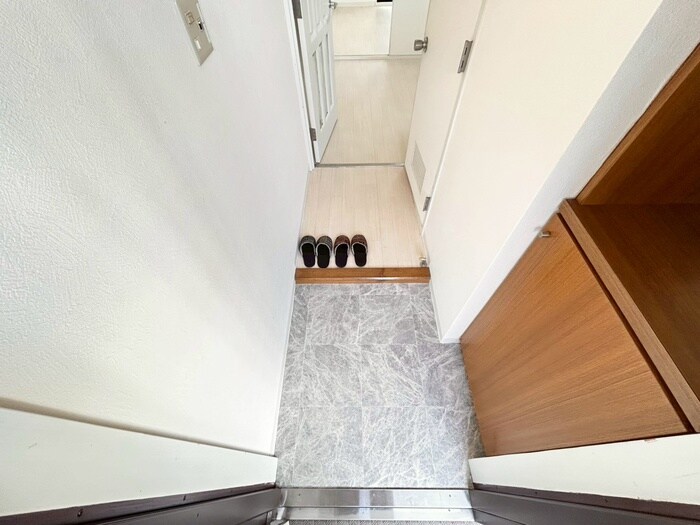 物件内観写真14　(玄関)