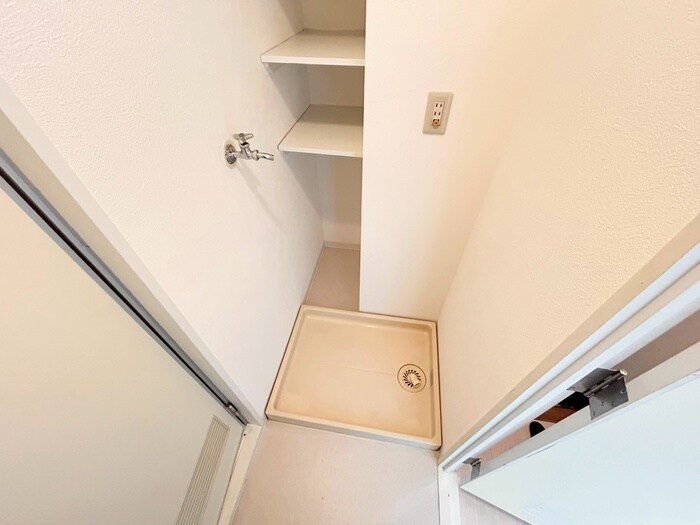 物件内観写真18　(洗濯機置場)