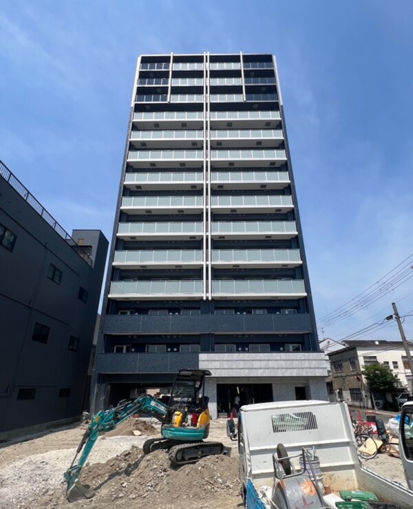 建築中