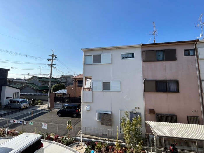 物件内観写真13　(室内からの展望)