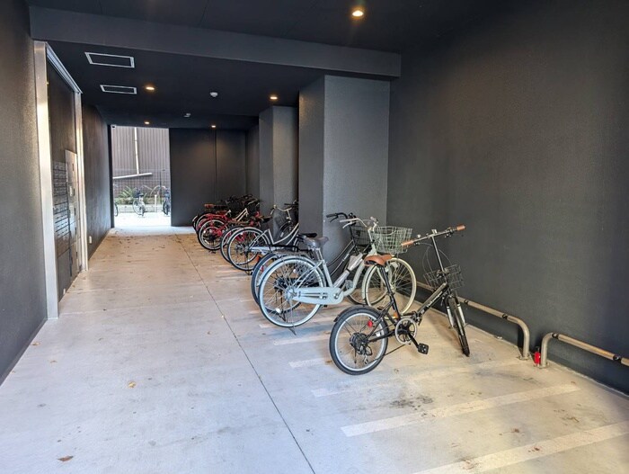 物件外観写真6　(駐輪場)