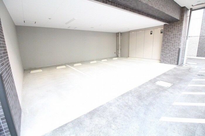 物件外観写真5　(駐車場)