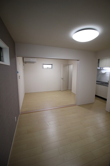 物件内観写真8　(居室)