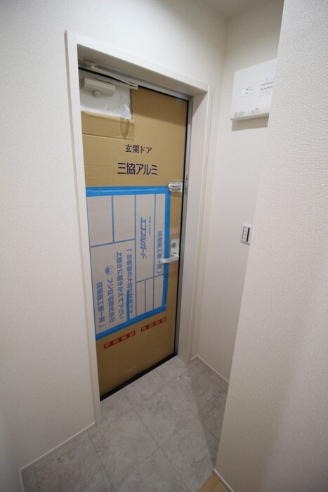 物件内観写真14　(玄関)