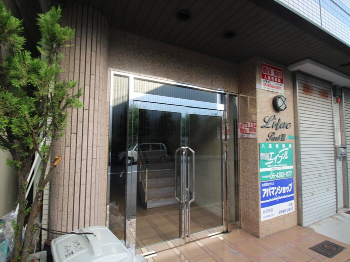 物件外観写真4　(エントランス部分)