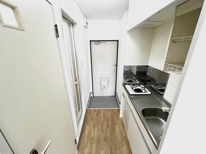 物件内観写真18　(玄関)