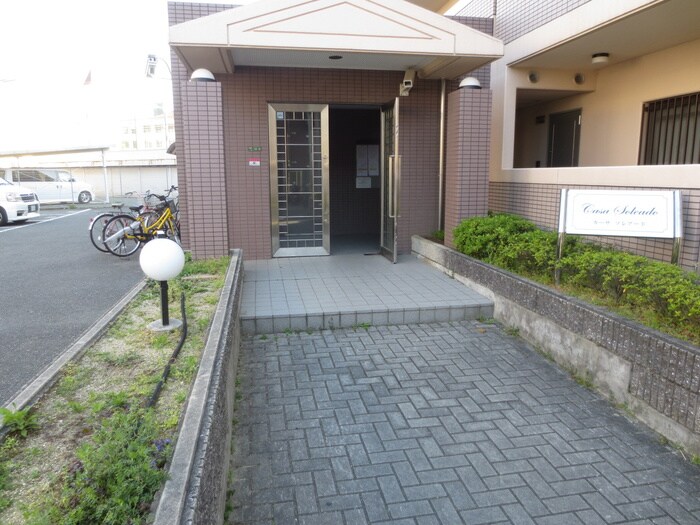 物件外観写真3　(エントランス部分)