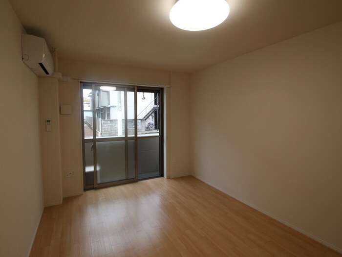 物件内観写真9　(居室)