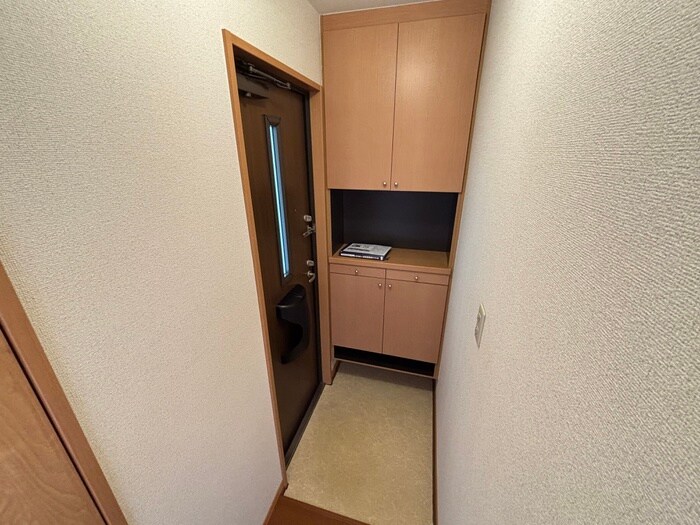 物件内観写真14　(玄関)