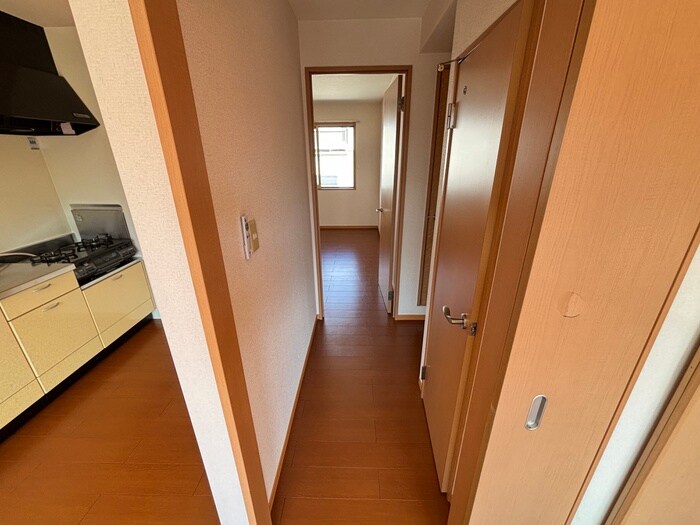 物件内観写真18　(廊下)