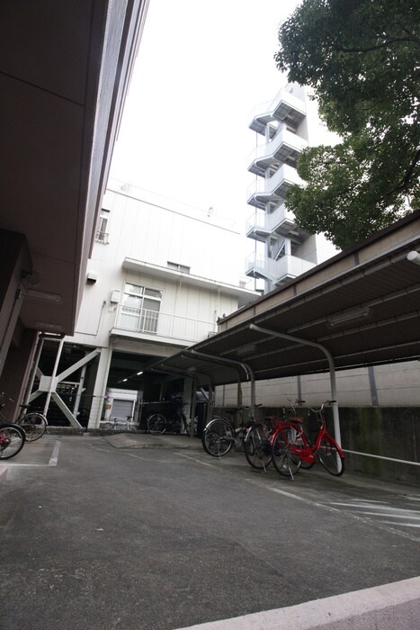 物件外観写真5　(駐輪場)