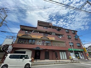 カ－ムネスハイツ外観写真