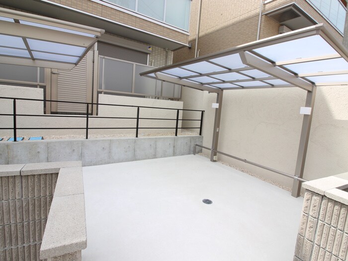 物件外観写真5　(駐輪場)