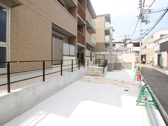 物件外観写真6　(駐車場)