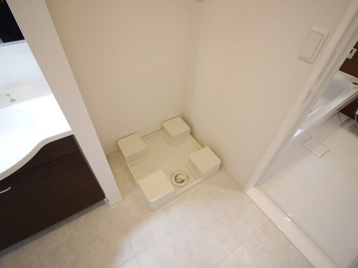 物件内観写真22　(洗濯機置場)