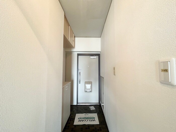 物件内観写真18　(玄関)