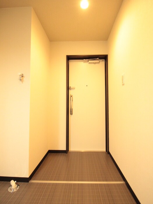 物件内観写真7　(玄関)