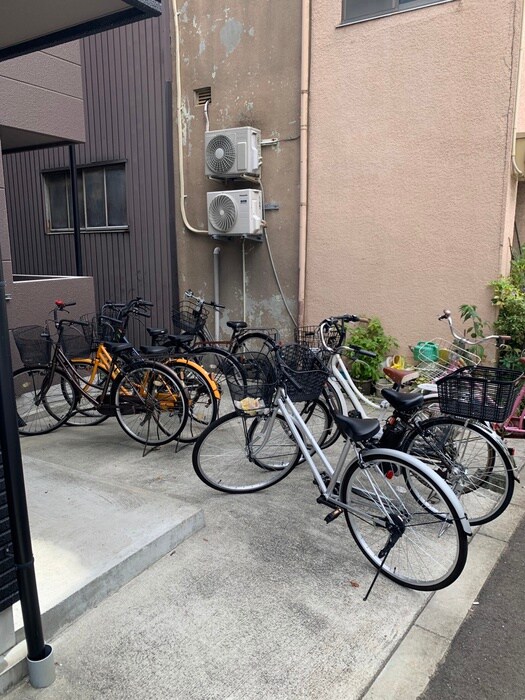 物件外観写真5　(駐輪場)