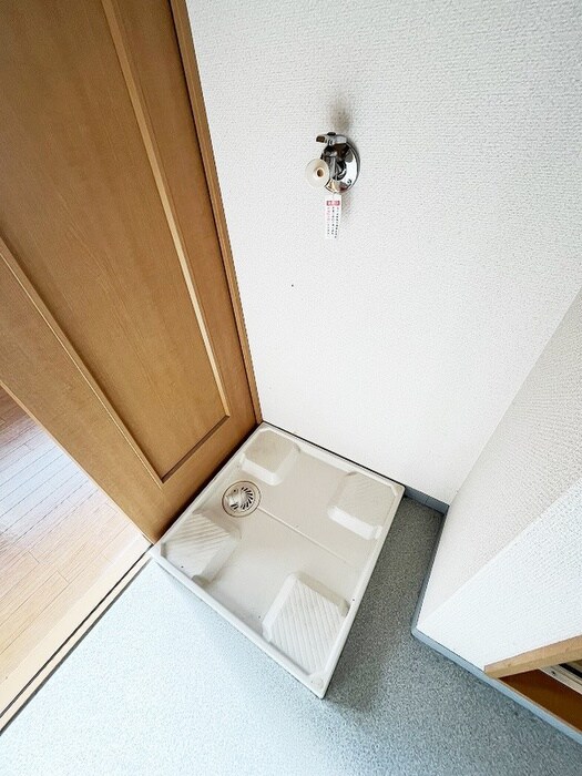 物件内観写真9　(洗濯機置場)