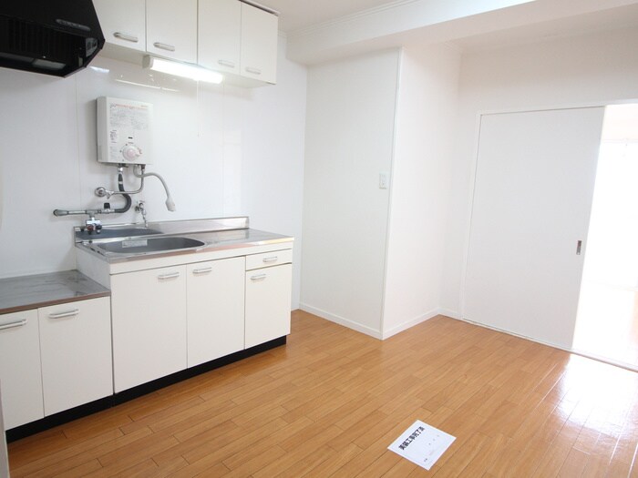 物件内観写真4　(居室)