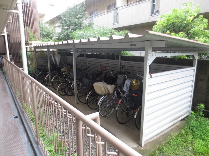 物件外観写真3　(駐輪場)