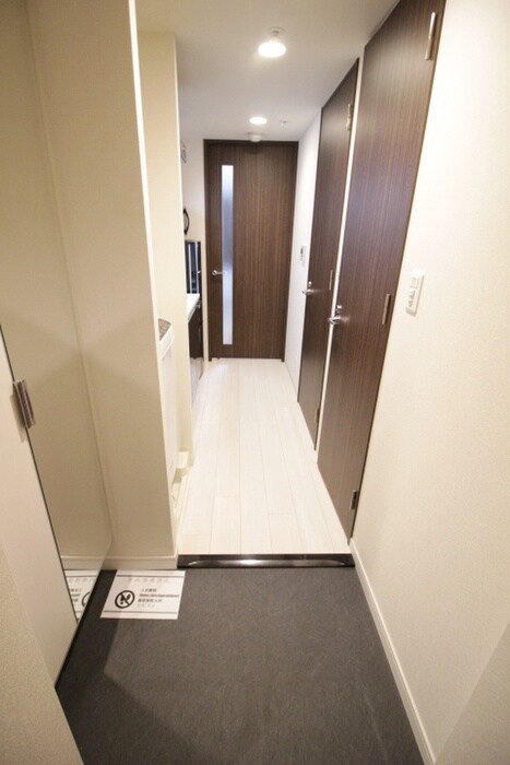 物件内観写真7　(玄関)