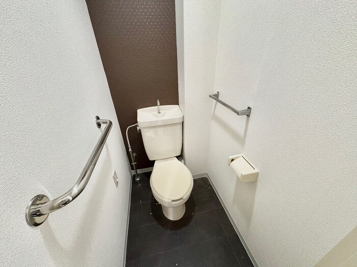物件内観写真11　(トイレ)