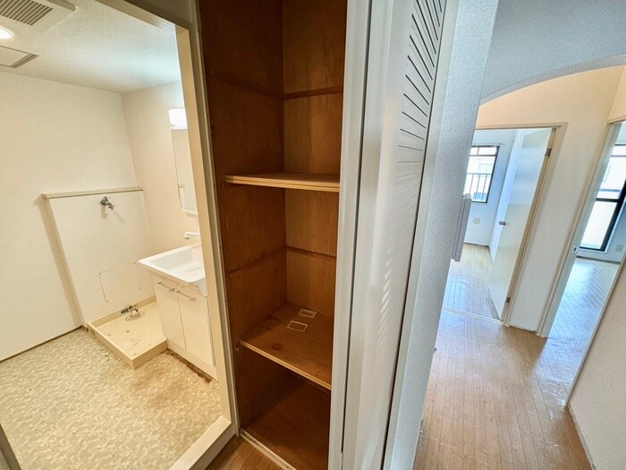 物件内観写真15　(収納)