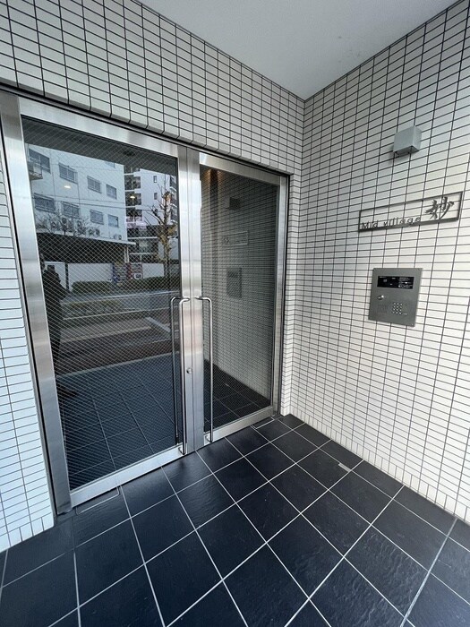 物件外観写真4　(エントランス部分)