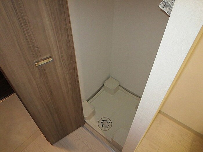 物件内観写真7　(洗濯機置場)