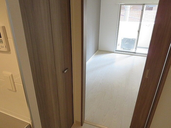 物件内観写真12　(収納)