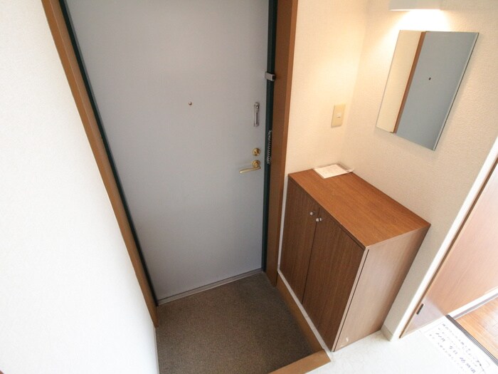 物件内観写真14　(玄関)