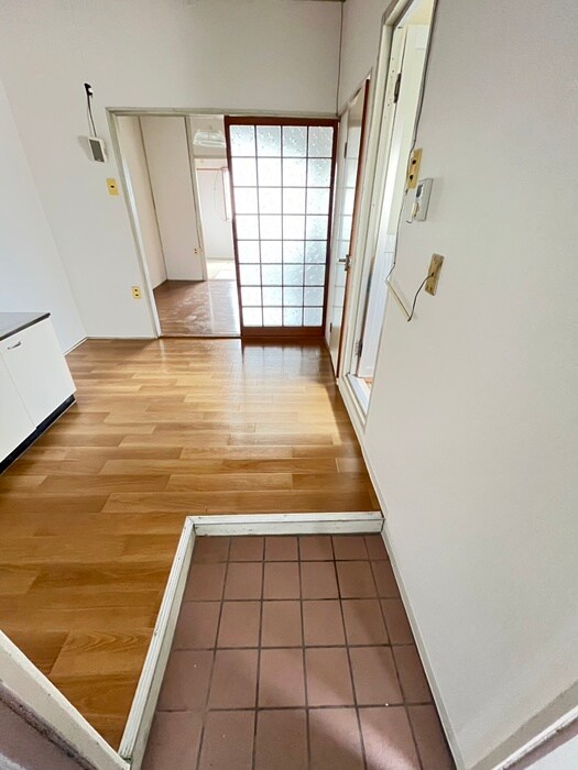 物件内観写真11　(玄関)