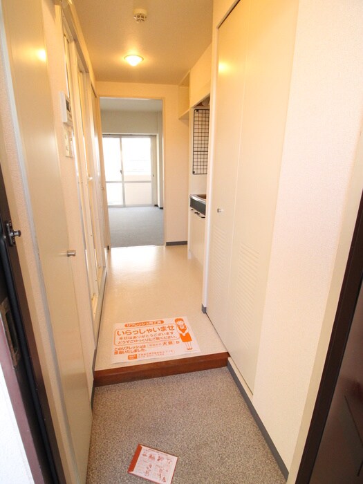 物件内観写真7　(玄関)