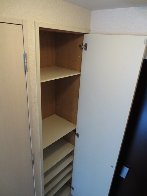 エトワ－ル北梅田の収納