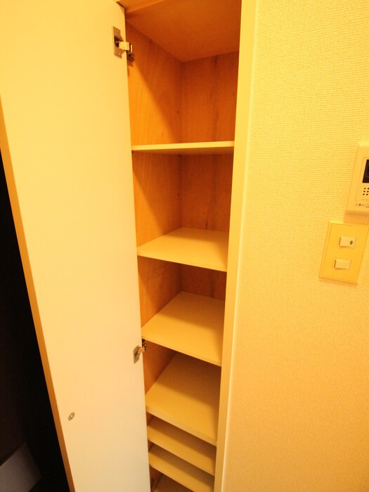 物件内観写真8　(靴箱)