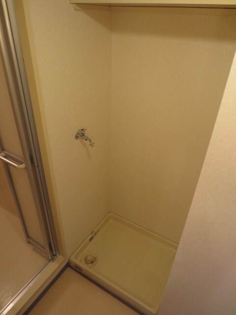 物件内観写真12　(洗濯機置場)