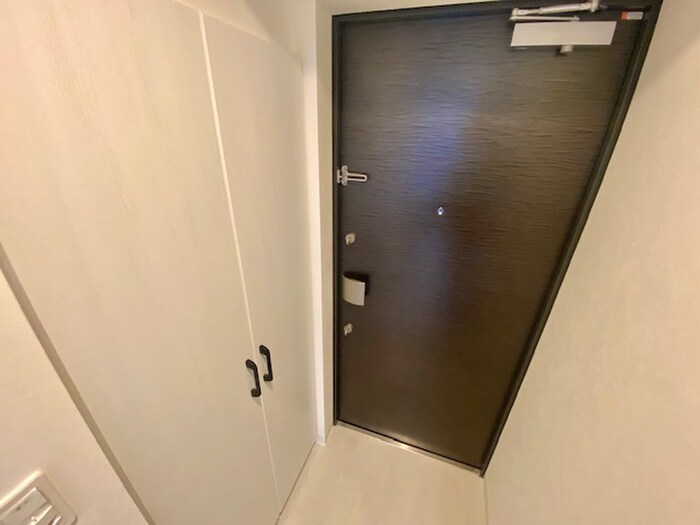 物件内観写真8　(玄関)