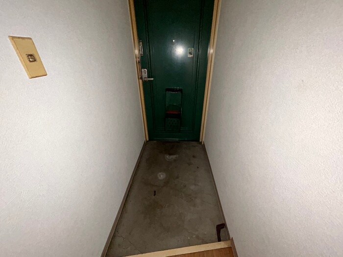 物件内観写真16　(玄関)