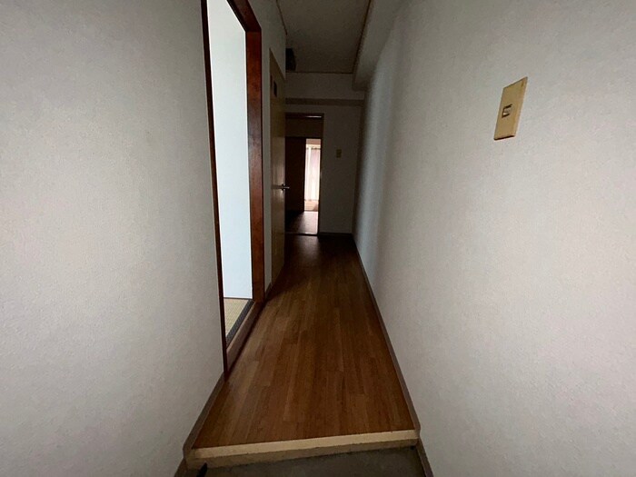 物件内観写真20　(廊下)