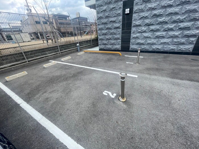 物件外観写真5　(駐車場)