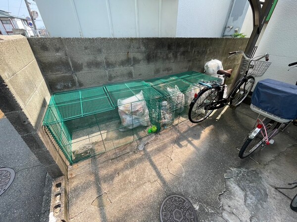 バイク置き場