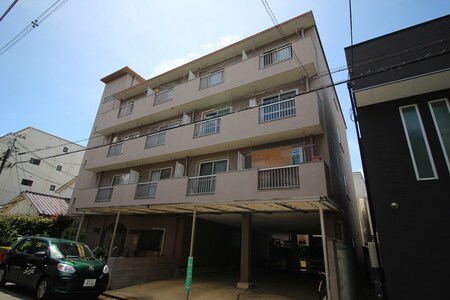 大栄マンション外観写真