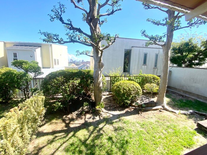 物件内観写真16　(室内からの展望)