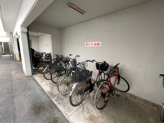 物件外観写真6　(駐輪場)