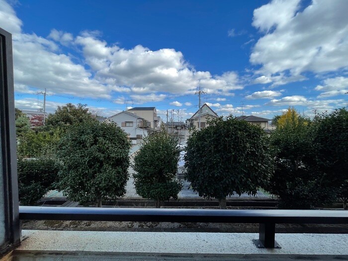 物件内観写真16　(室内からの展望)