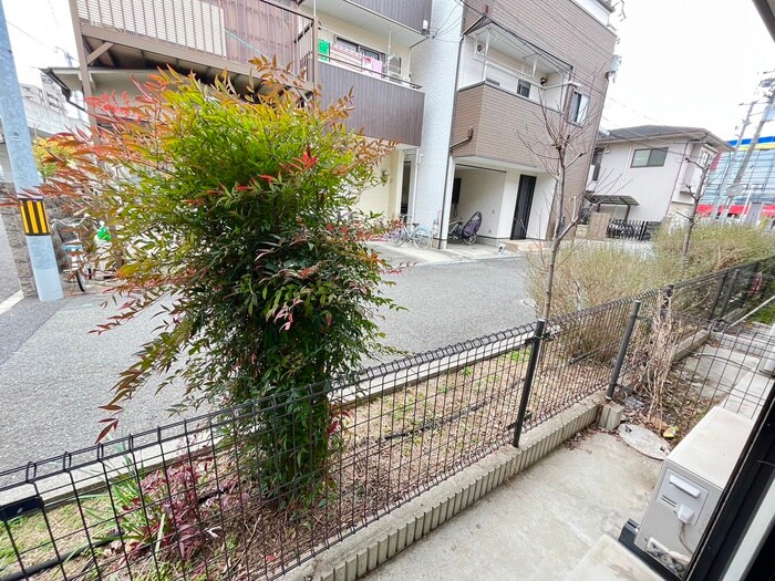 物件内観写真17　(室内からの展望)