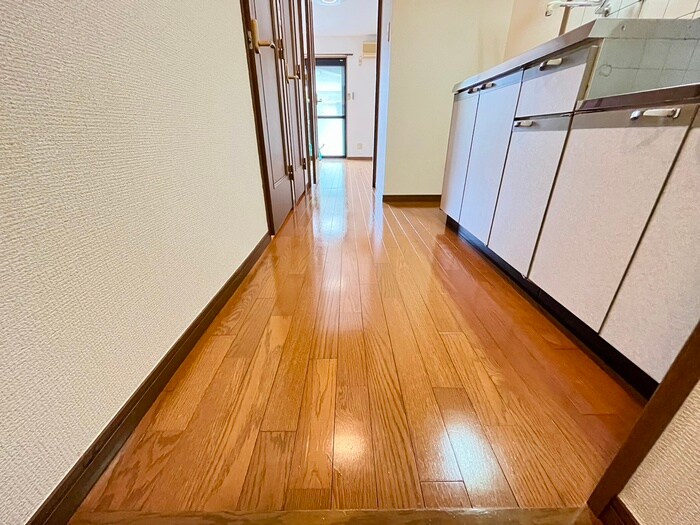 物件内観写真20　(廊下)